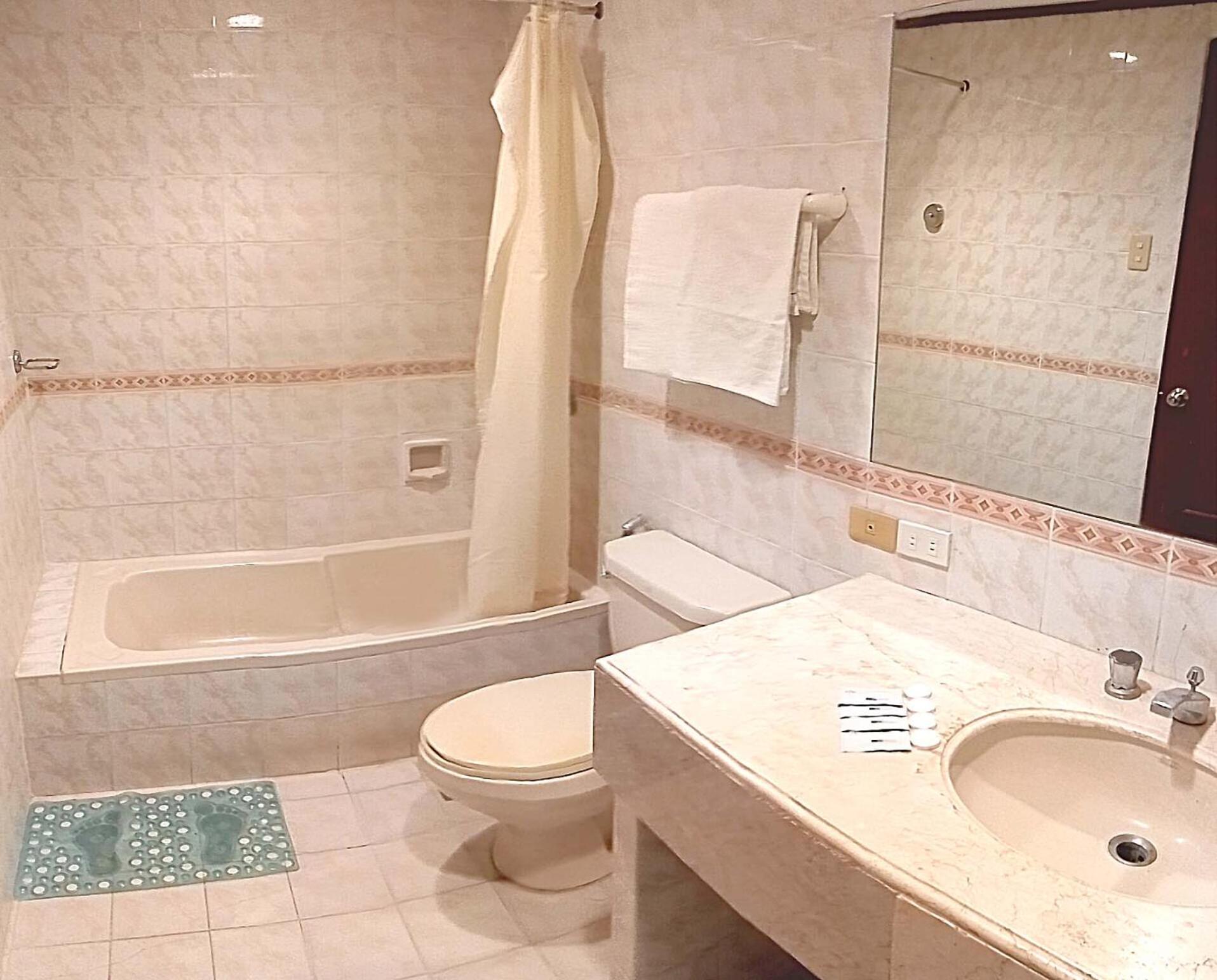The Humbertos Hotel Davao City المظهر الخارجي الصورة